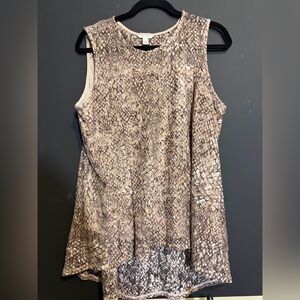 C EST. 1946 Women’s Animal Tank. Size Large